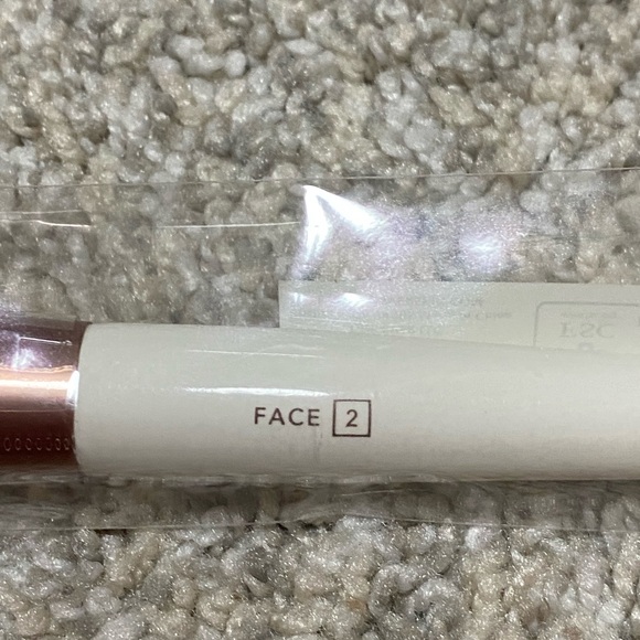 NWT EVER FACE 2 Foundation Brush - Picture 5 of 6